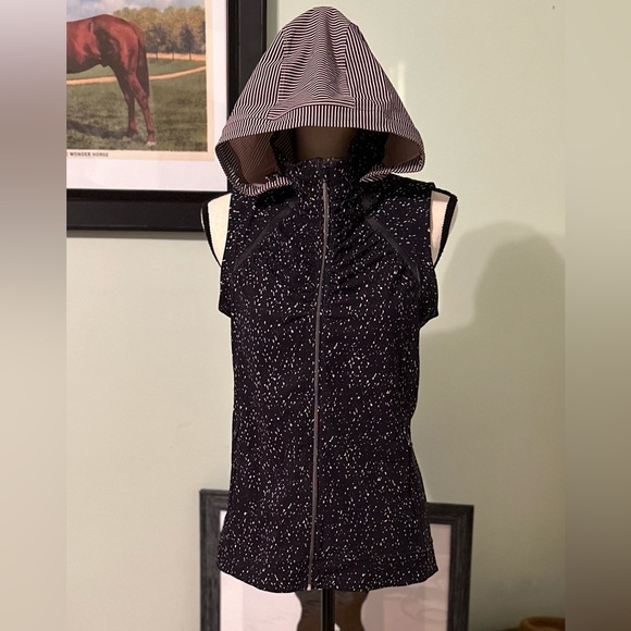 Lululemon go distance vest butterfly texture Sz-6 - Picture 6 of 8